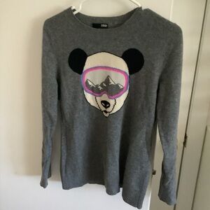 Cashmere Gray Bl Sweater with Panda and Mountain Design.